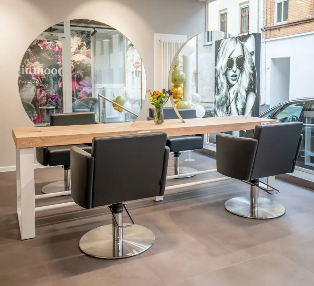 Poonthip Friseure 1 Salon